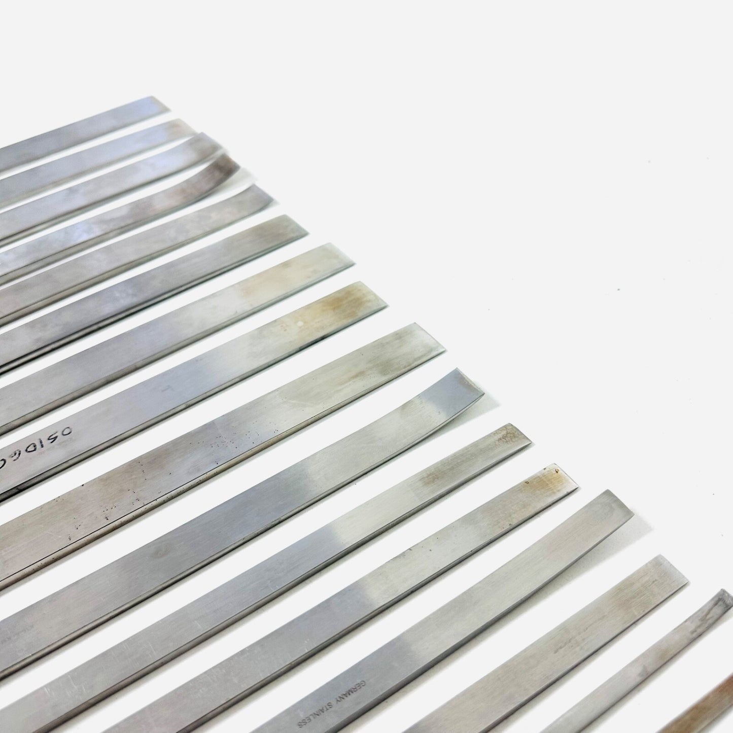 V. MUELLER / ZIMMER /K MEDIC Lambotte-Type Osteotomes Different Sizes LOT OF 19