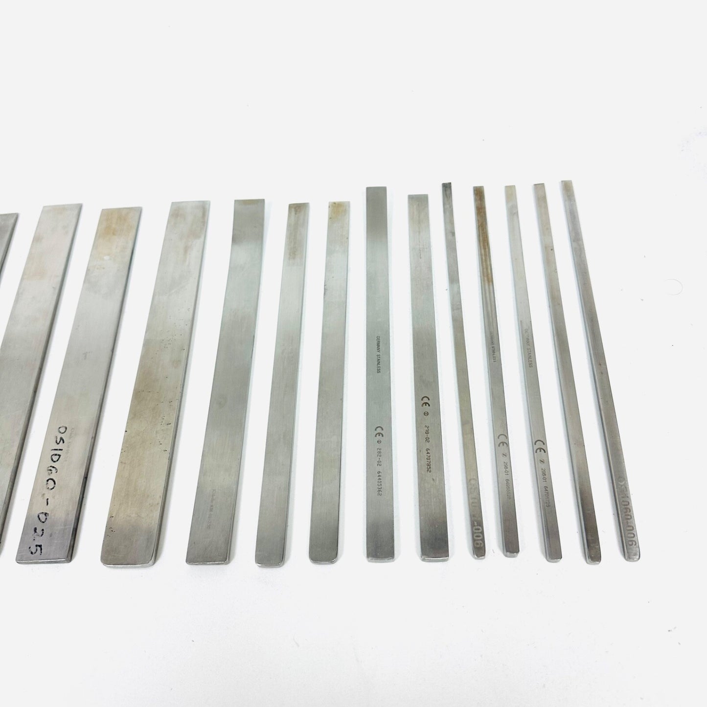 V. MUELLER / ZIMMER /K MEDIC Lambotte-Type Osteotomes Different Sizes LOT OF 19