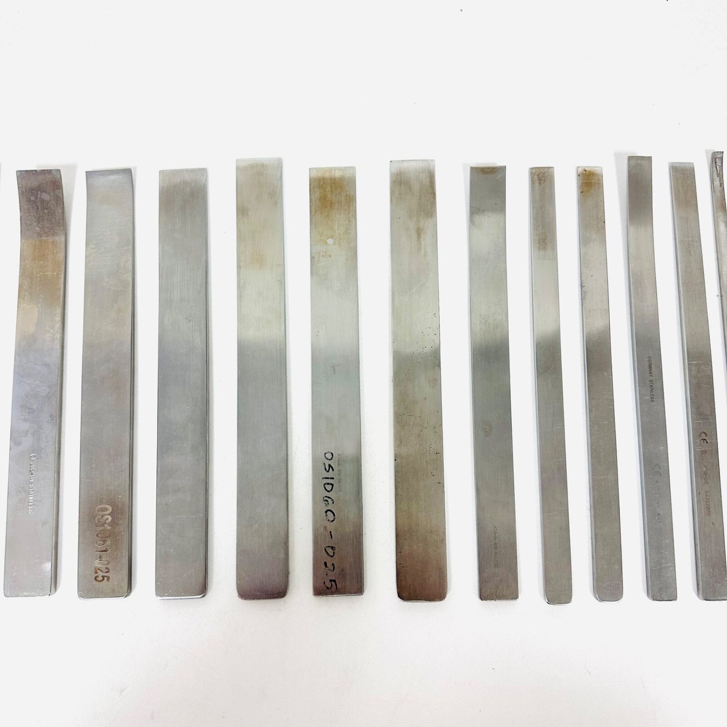 V. MUELLER / ZIMMER /K MEDIC Lambotte-Type Osteotomes Different Sizes LOT OF 19