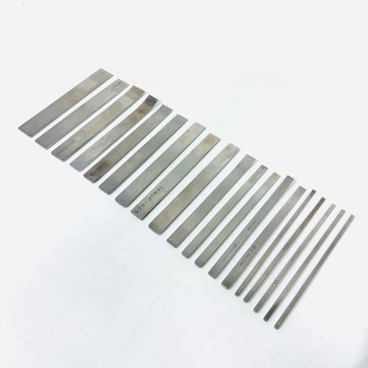 V. MUELLER / ZIMMER /K MEDIC Lambotte-Type Osteotomes Different Sizes LOT OF 19