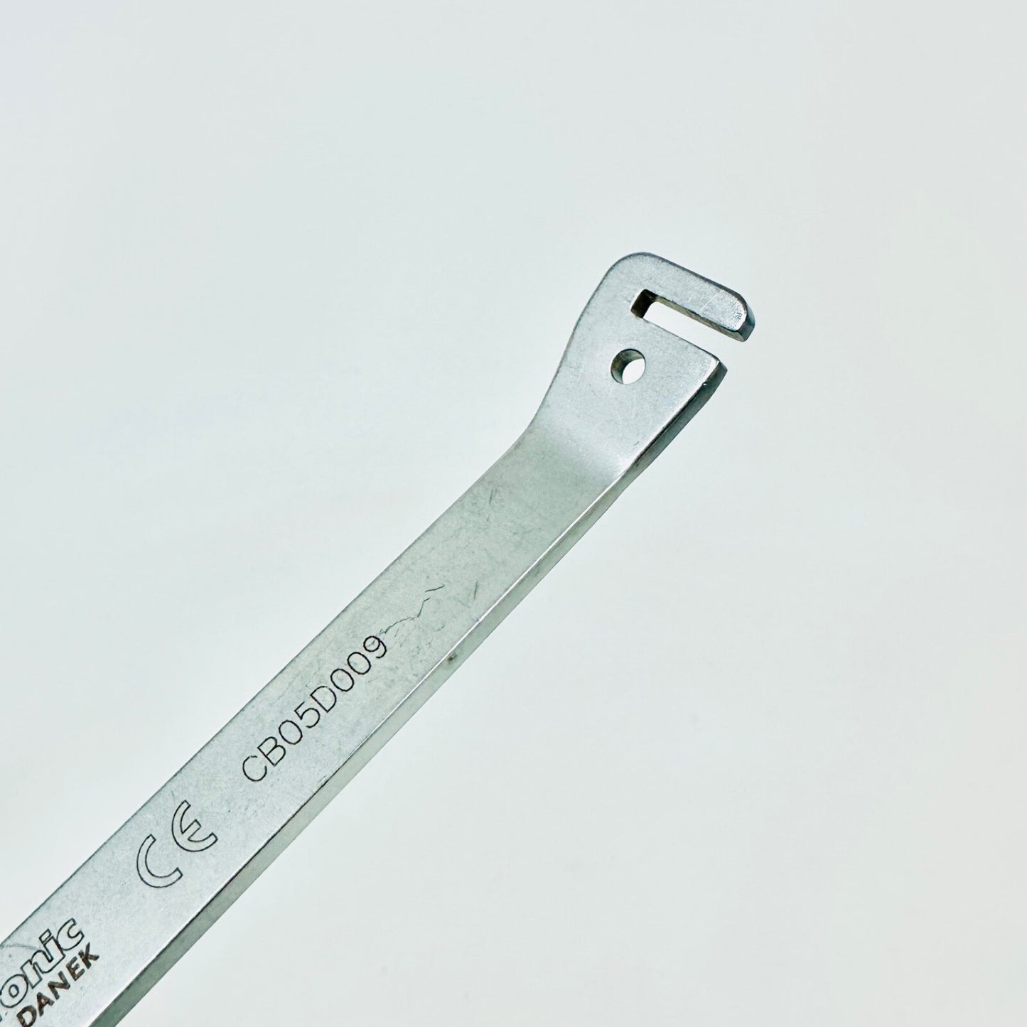 Medtronic 6956190R Bending Iron Right Instrument