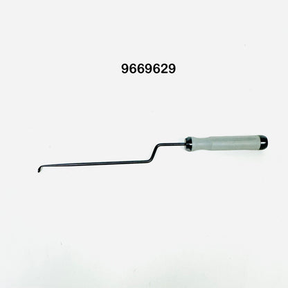 Medtronic 9569629 METRx II Bayonet Curette, 3.6mm, Reverse Ang Instrument