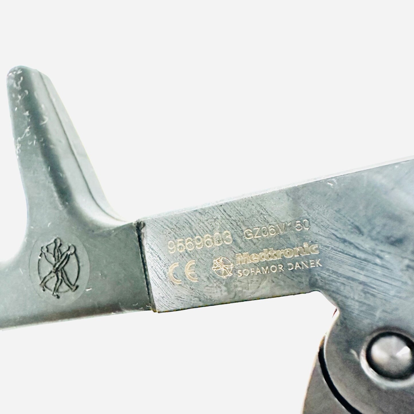 Medtronic 9569603 Metrx II - Kerrison Bayoneted 2mm 90° Instrument