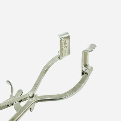 Arthrex AR-8170 Modular Soft Tissue Retractor W/ AR-8170-50L /R Paddles