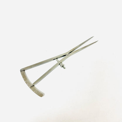 BOSS 78-1875 Castroviejo Caliper €“ straight 6.5€³ instrument