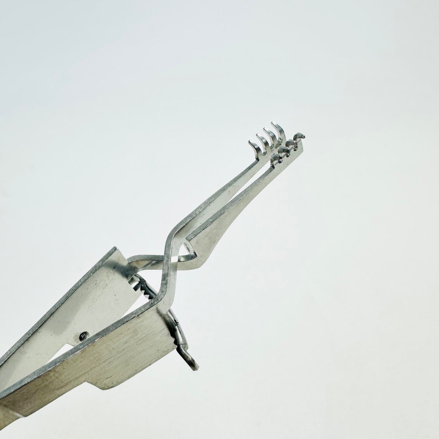 SKLAR 22-8920 Holzheimer Retractor - 4", Sharp, 4x4 Teeth Instrument