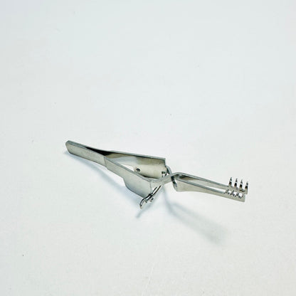 SKLAR 22-8920 Holzheimer Retractor - 4", Sharp, 4x4 Teeth Instrument