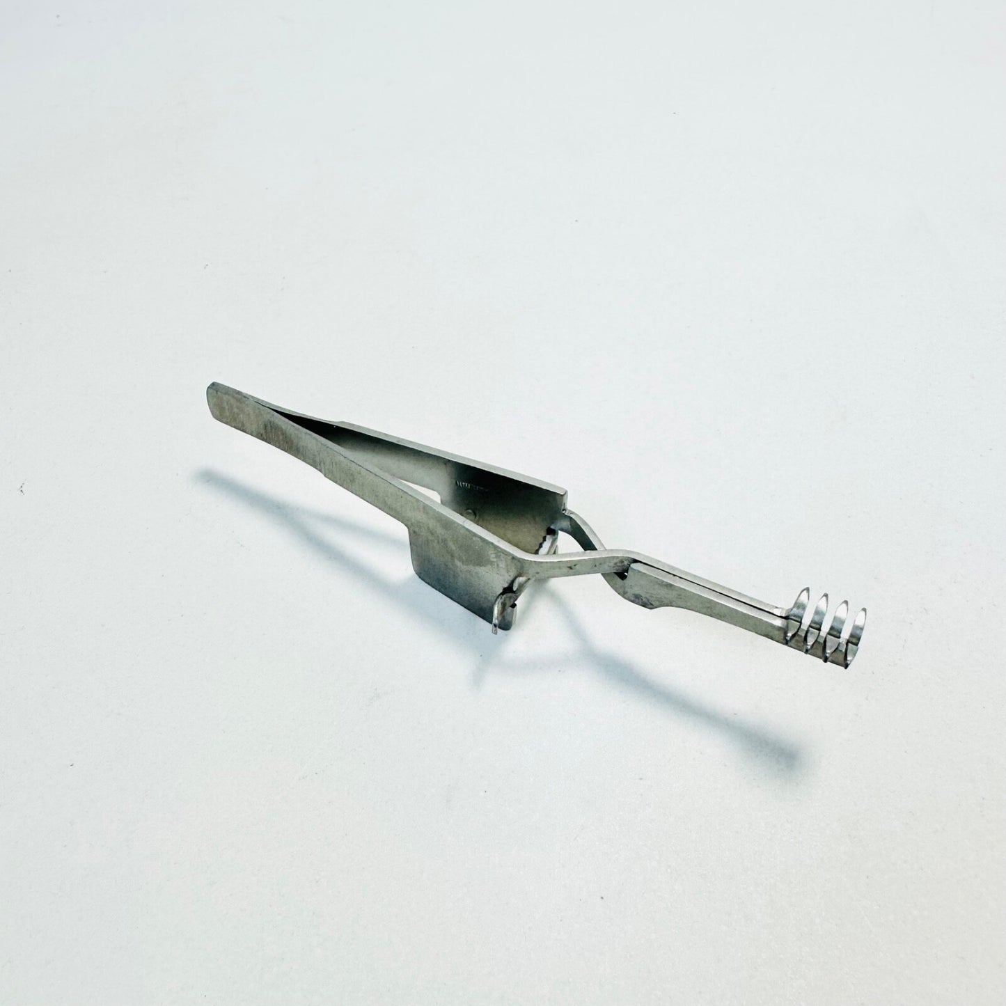 Holzheimer Retractor - 4", Sharp, 4x4 Teeth Instrument