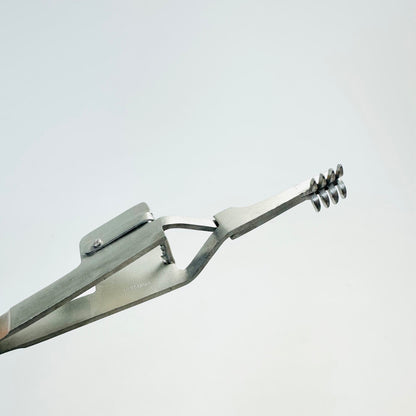 Holzheimer Retractor - 4", Sharp, 4x4 Teeth Instrument