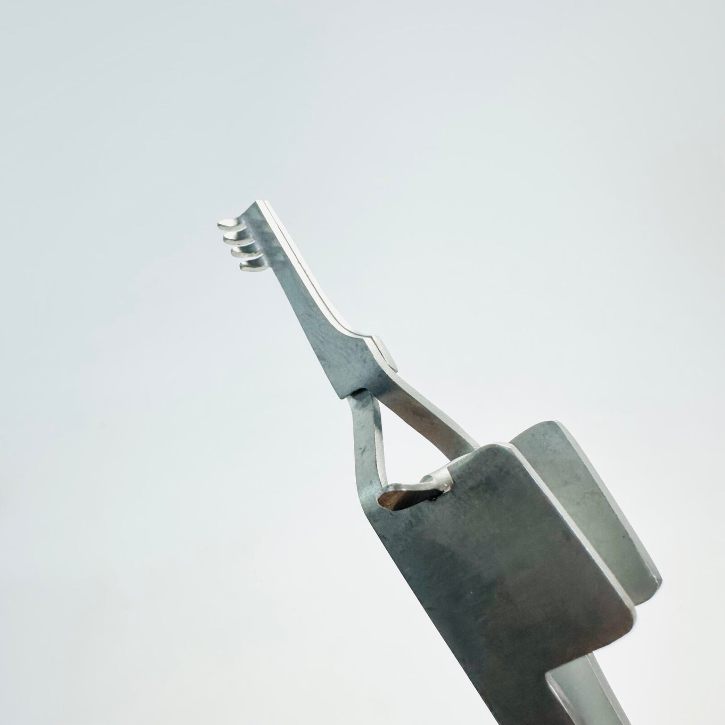 Holzheimer Retractor - 4", Sharp, 4x4 Teeth Instrument