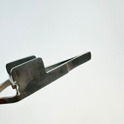 Holzheimer Retractor - 4", Sharp, 4x4 Teeth Instrument