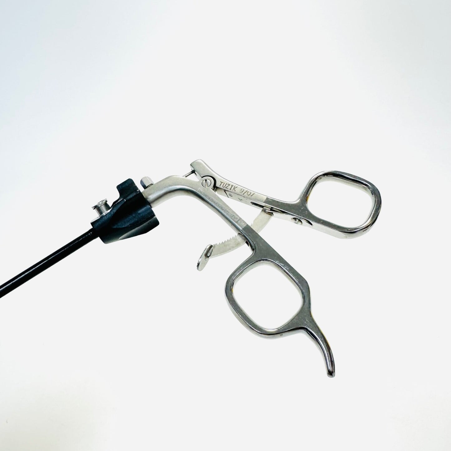 Snowden-Pencer SP90-3001 Laparoscopic Grasper McKernan Fundus 32cm 5mm Instrume.