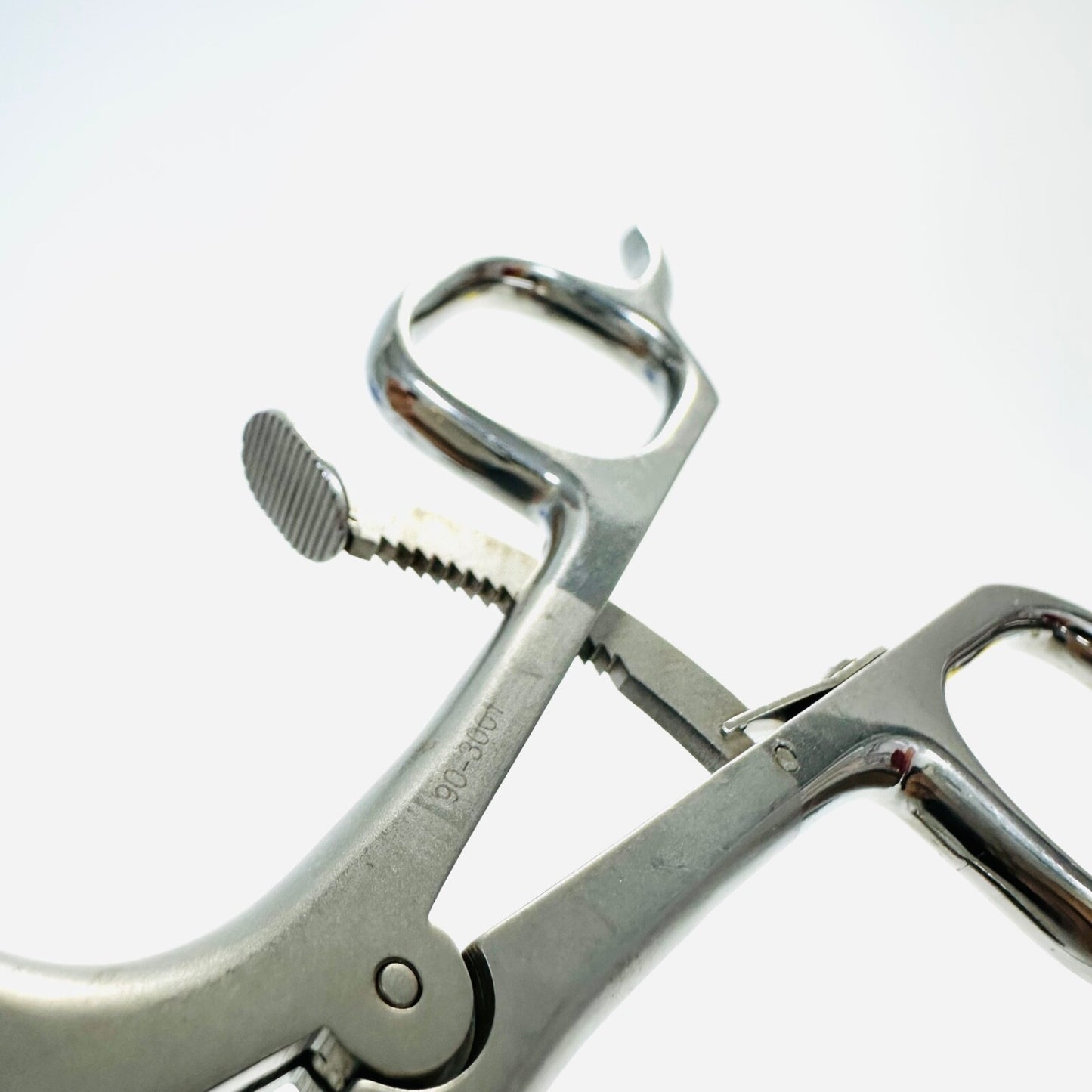 Snowden-Pencer SP90-3001 Laparoscopic Grasper McKernan Fundus 32cm 5mm Instrume.