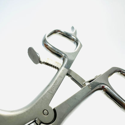 Snowden-Pencer SP90-3001 Laparoscopic Grasper McKernan Fundus 32cm 5mm Instrume.