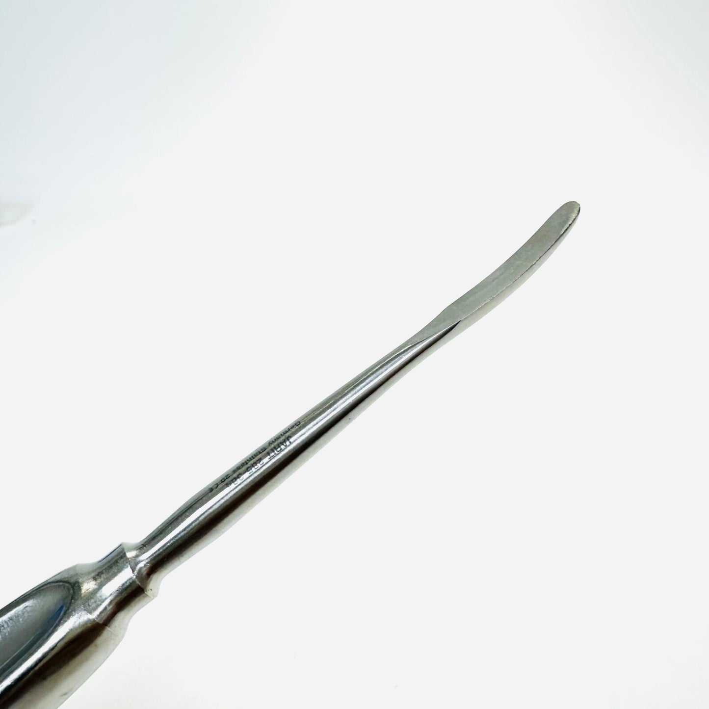 Integra / JARIT 285-384 Cushing Periosteal Elevator Sharp, Curved, 7-5/8"