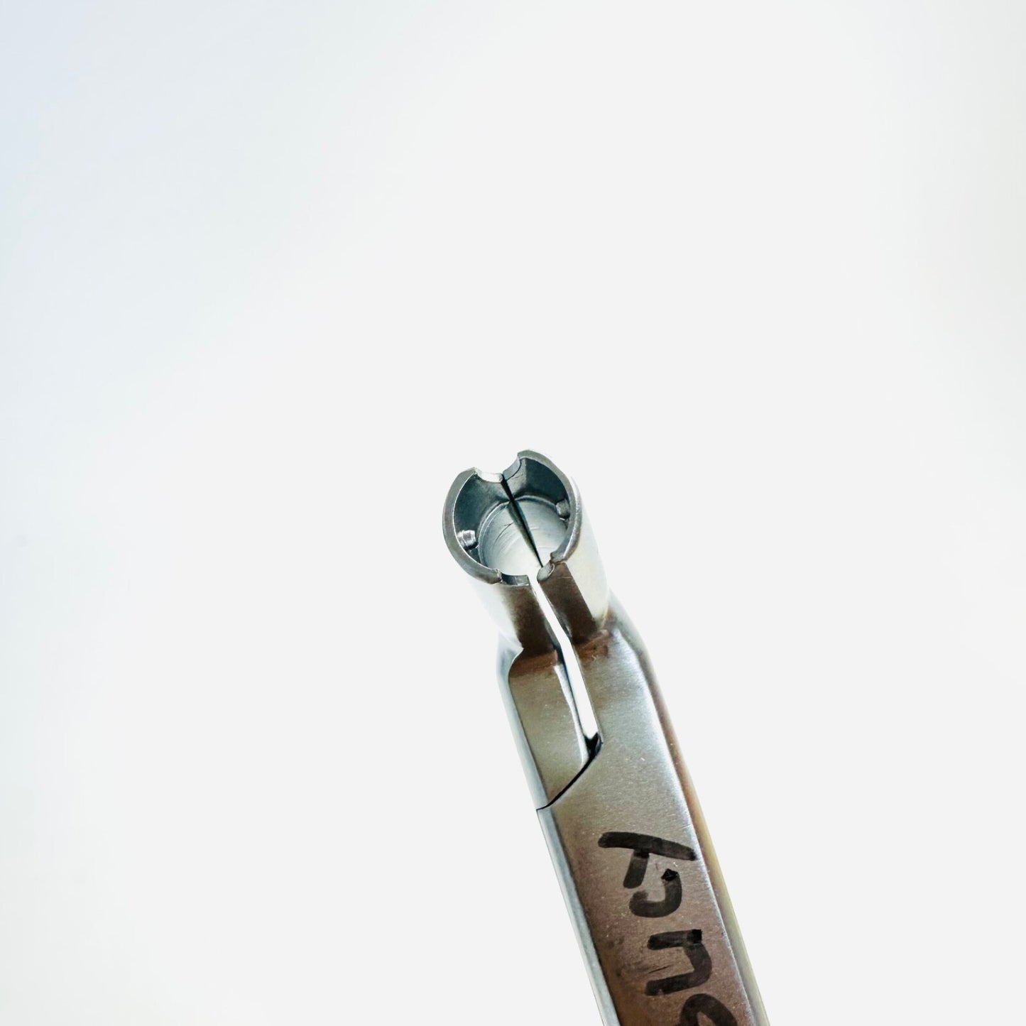 Medtronic 7350211 Curved Hook Holder Instrument