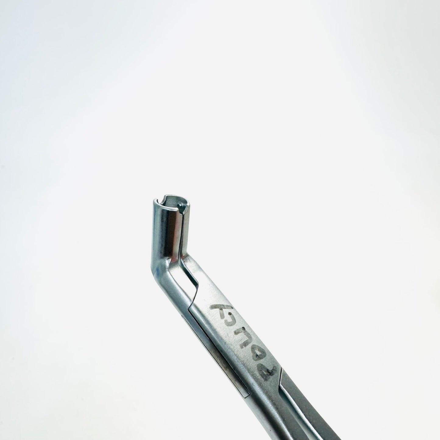 Medtronic 7350211 Curved Hook Holder Instrument