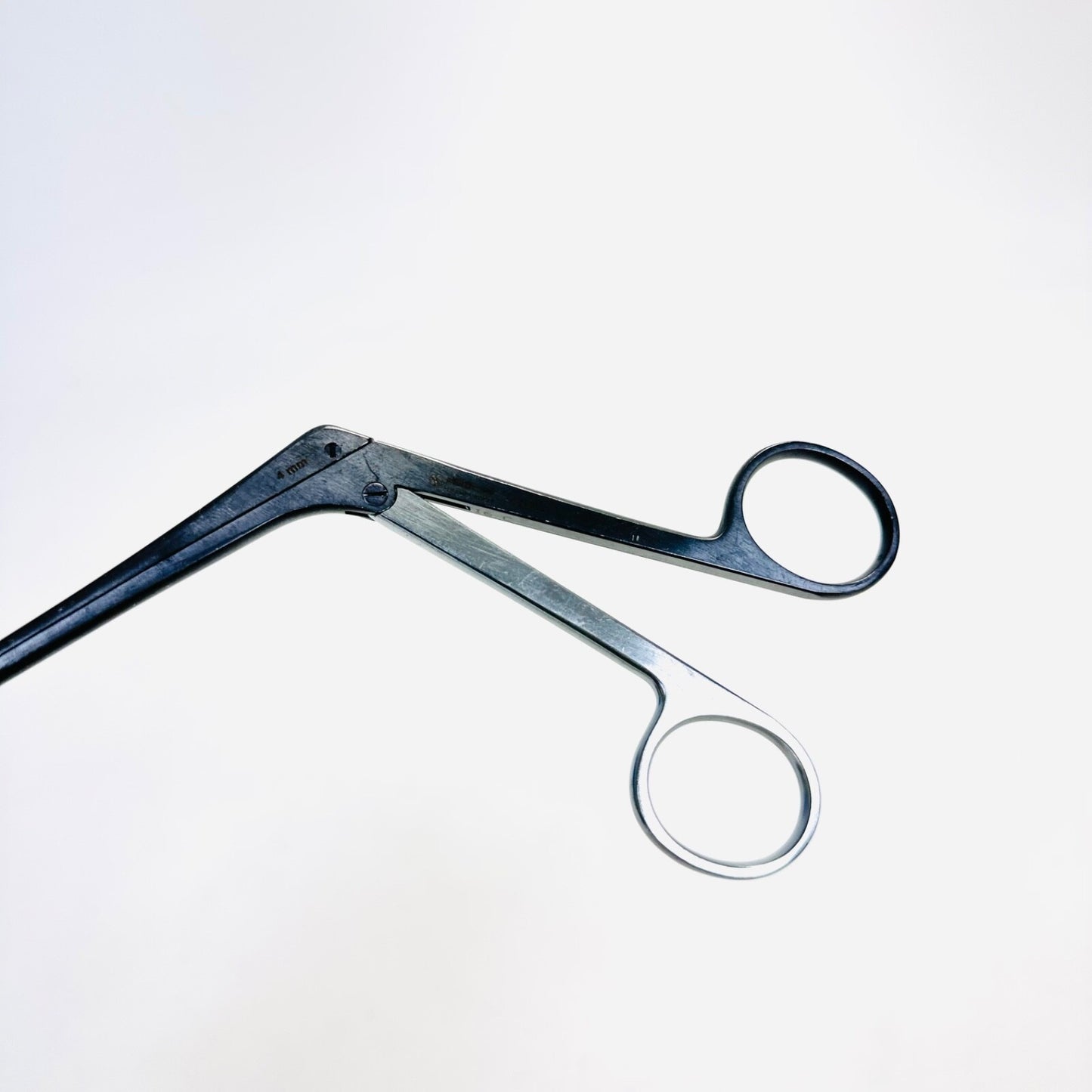 Medtronic 9569536 4mm Pituitary Rongeur, Ring Handle Instrument