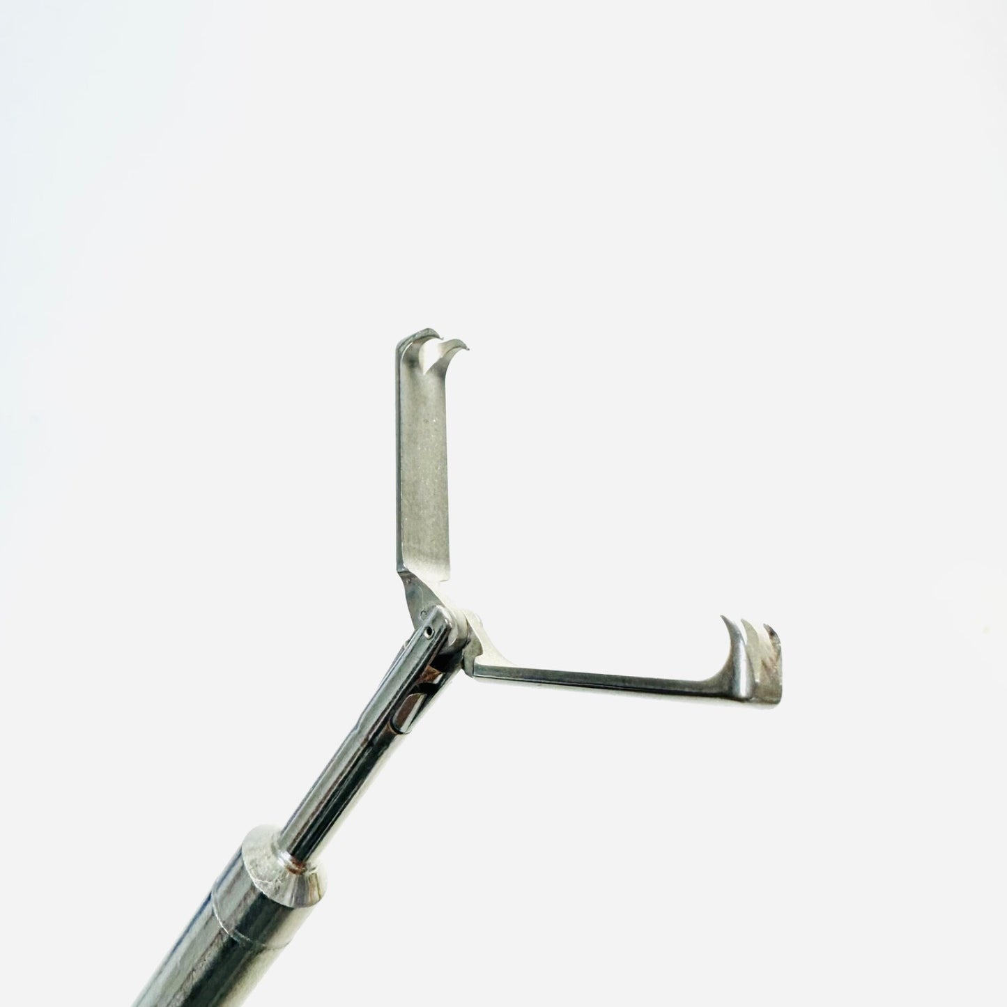 Stryker 250-10-102 Grasping Forceps 2/3 Claws Stainless Steel Instrument