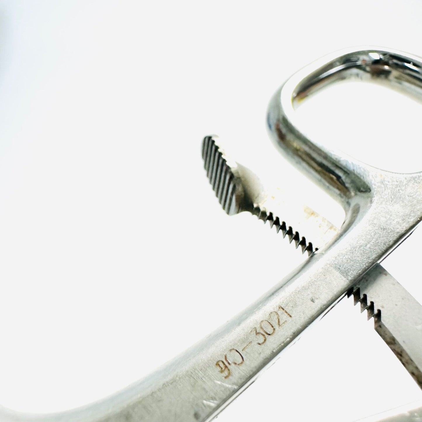 Snowden Pencer SP903021 Raptor Lap. Grasper, 2 Teeth 32cm, 5mm Instrument