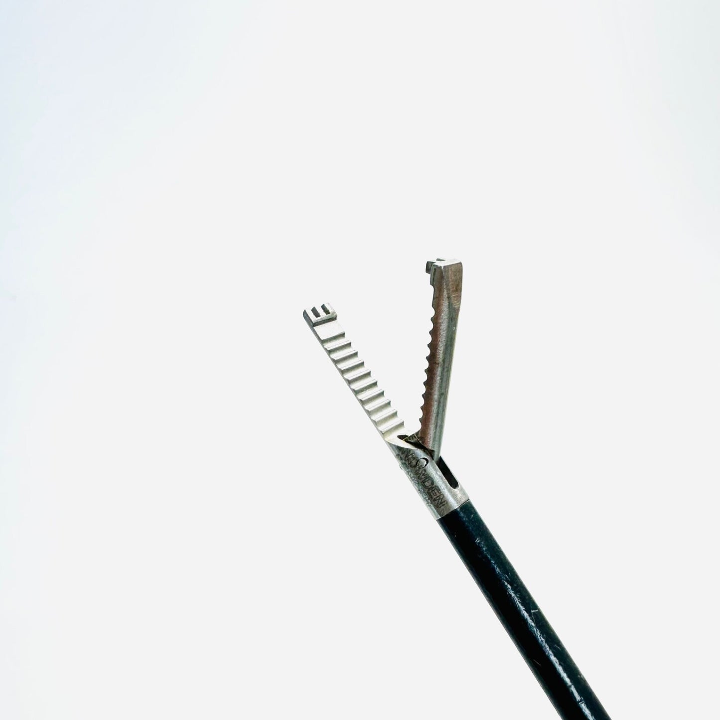 Snowden Pencer SP903021 Raptor Lap. Grasper, 2 Teeth 32cm, 5mm Instrument