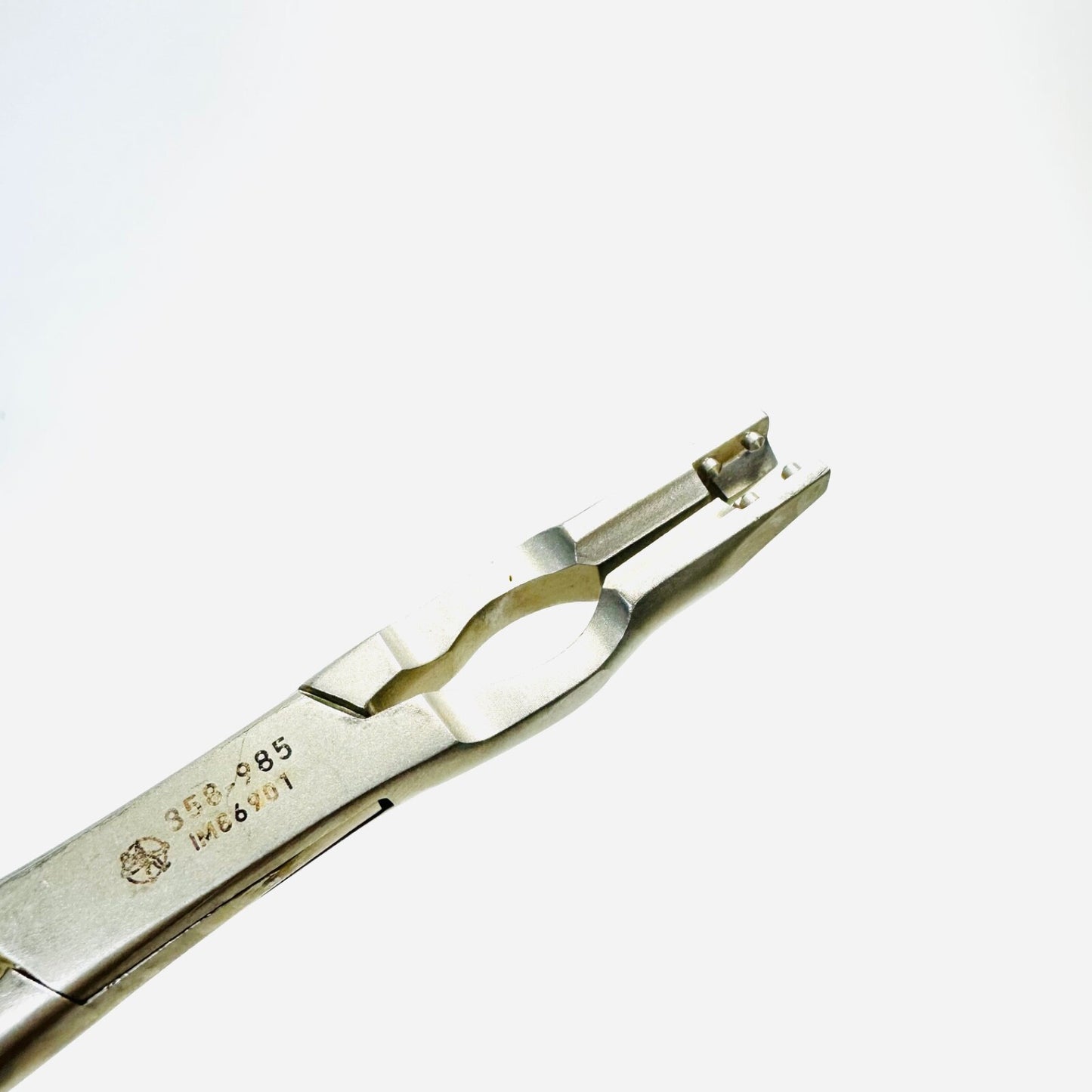 Medtronic 858-985 Lateral Implant Holder Forceps Instrument