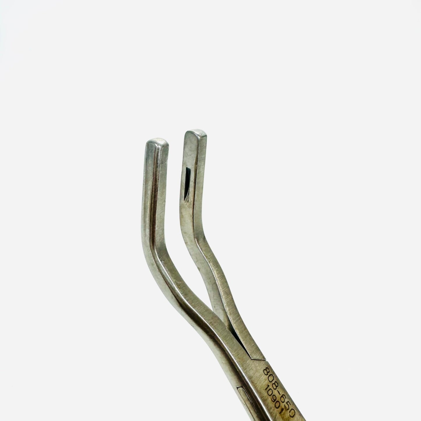 Medtronic 808-650 Curved Holding Forceps Instrument