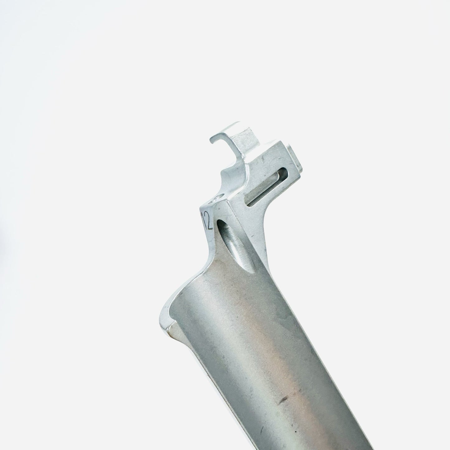 Medtronic X0905353 RIGHT HALF TUBE 120mm Instrument