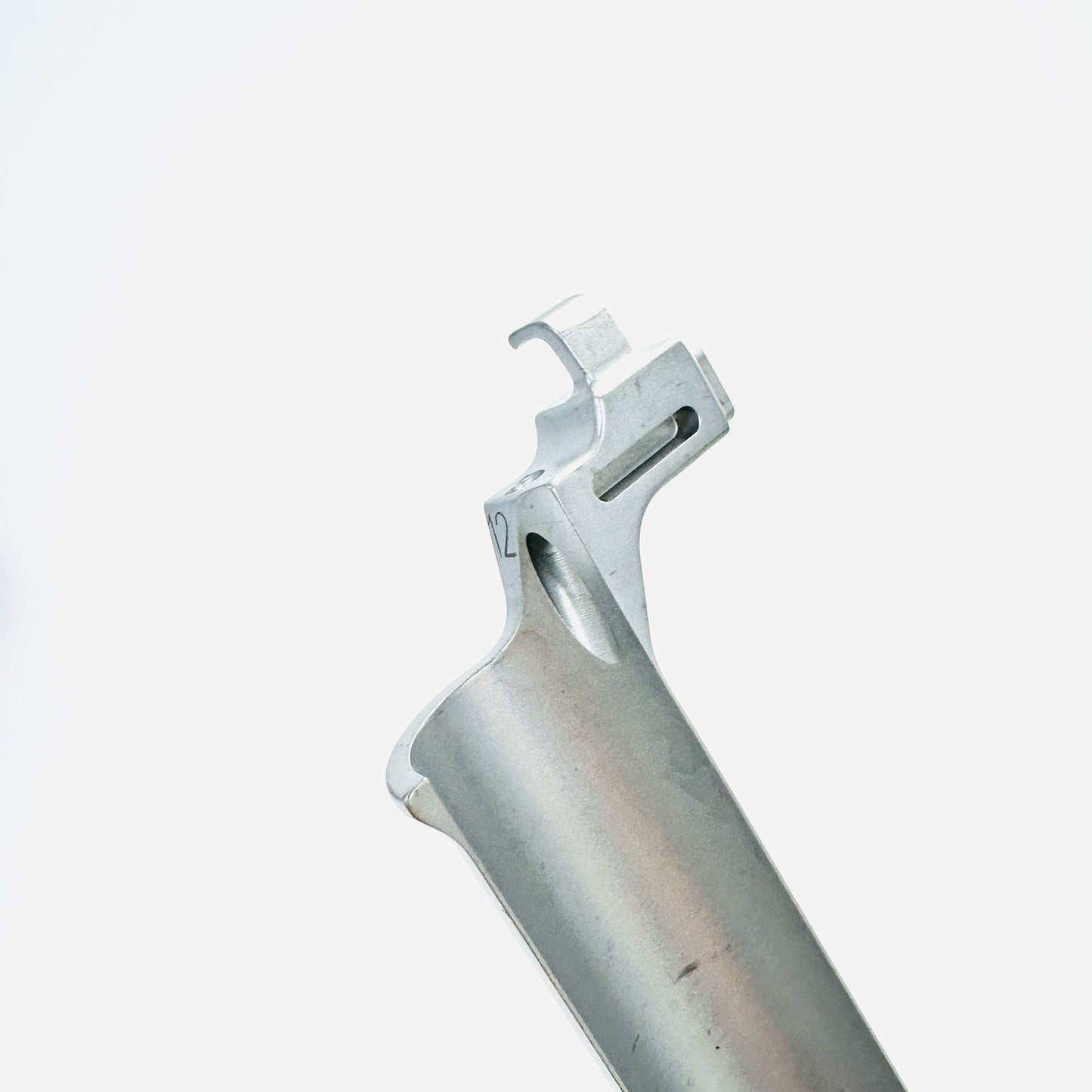 Medtronic X0905353 RIGHT HALF TUBE 120mm Instrument