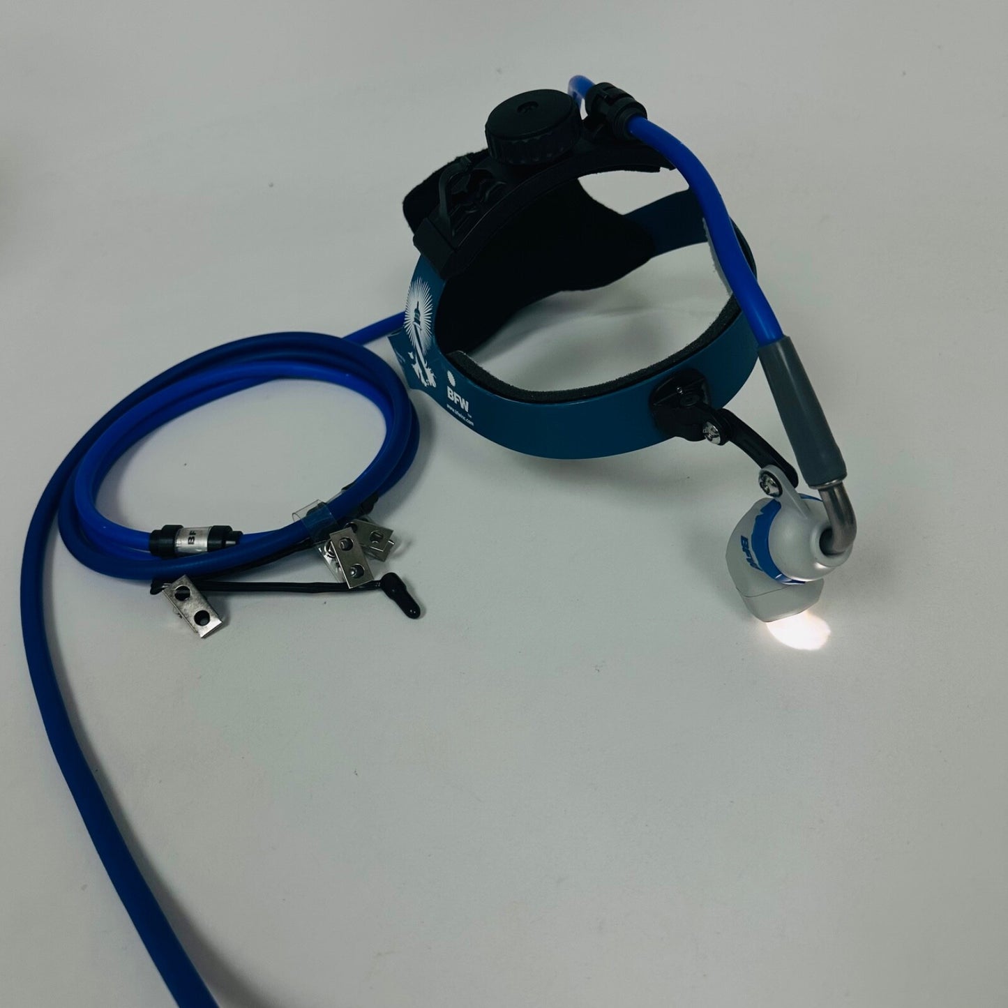 BFW 9866 FIBER OPTIC HEADLIGHT W/ AtoN Cobra Coil Fiber Optic Cable 10'