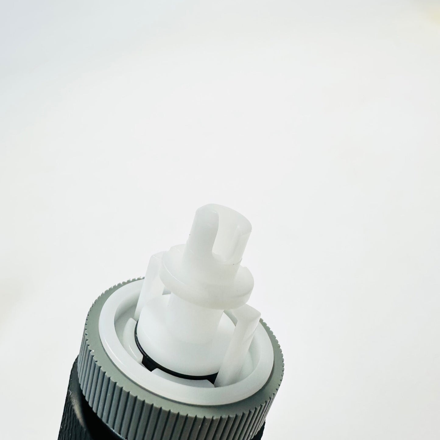 RM1-6323-000 Roller - CST. Pick-Up Roller Assembly