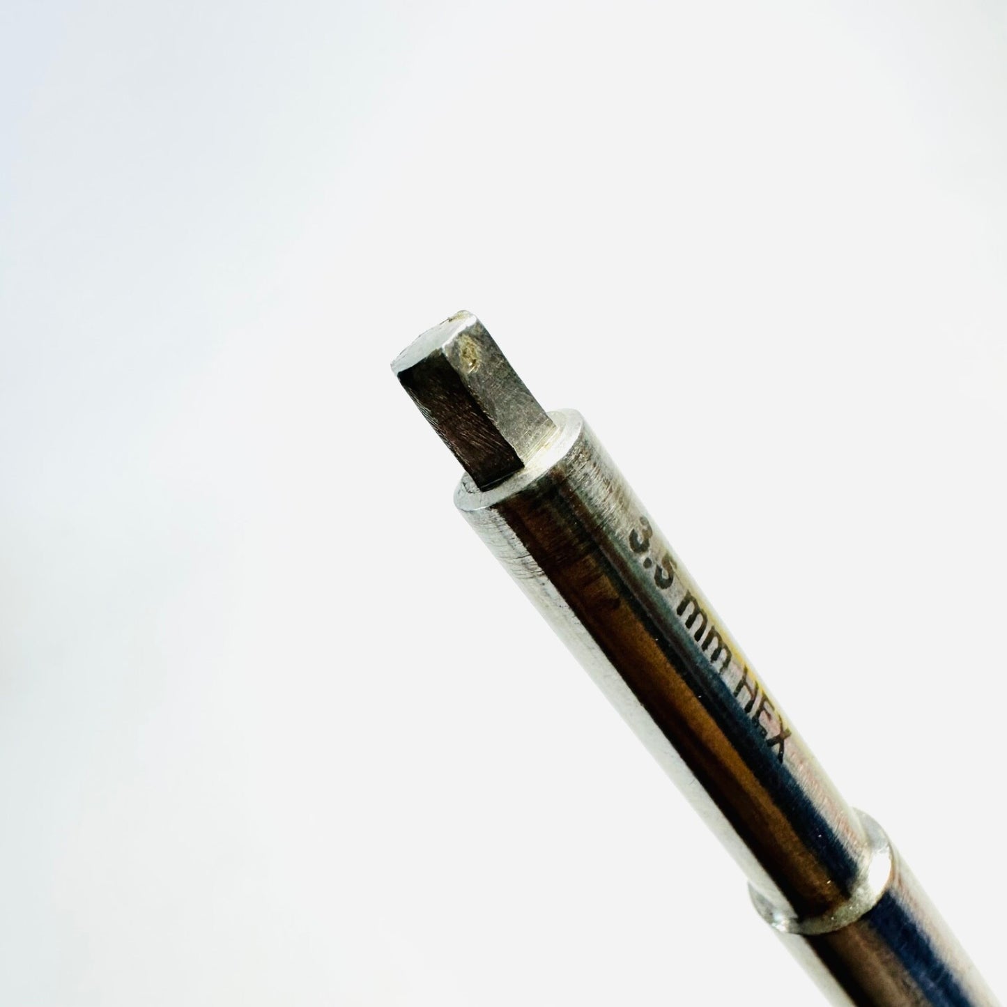 gSource 86.4595 Screwdriver 12€³ hexagonal 3.5mm with notch Instrument