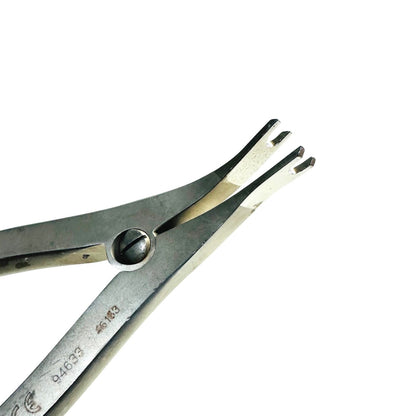 Medtronic 94633 Curved Distractor / Spreader Instrument