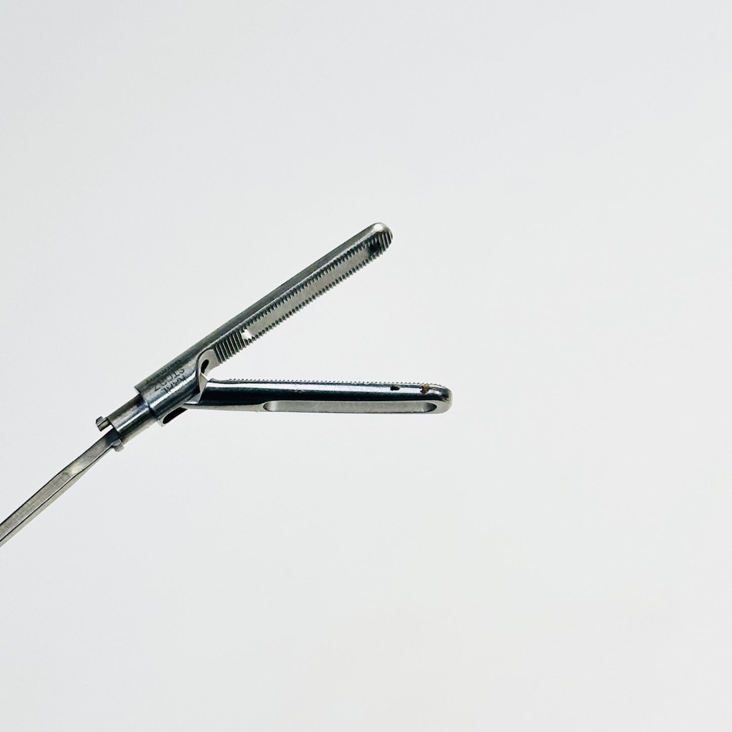 K. STORZ 33310ON CLICKLINE Atraumatic serrated Forceps Insert 36 cm Instrument