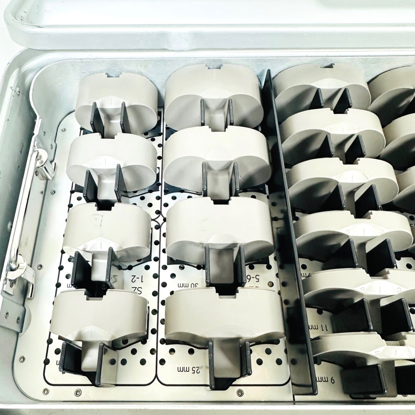 Smith & Nephew 7143-4137 Legion Insert Trials Instrument W/ Tray