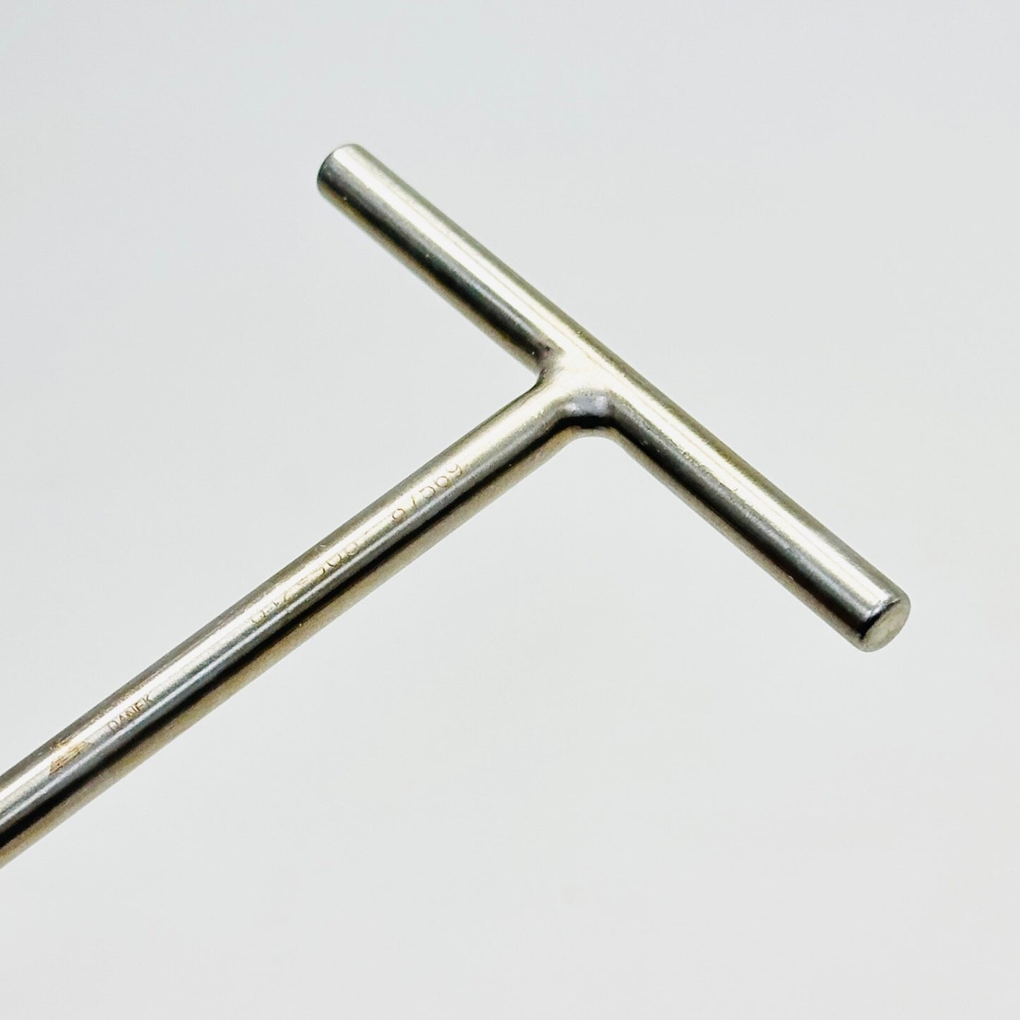 MEDTRONIC 812-906 2.5mm T Handle Tap 18cm INSTRUMENT